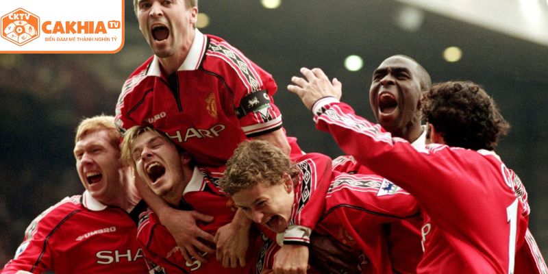 Manchester United huyền thoại 1999 mãi trong lòng người hâm mộ